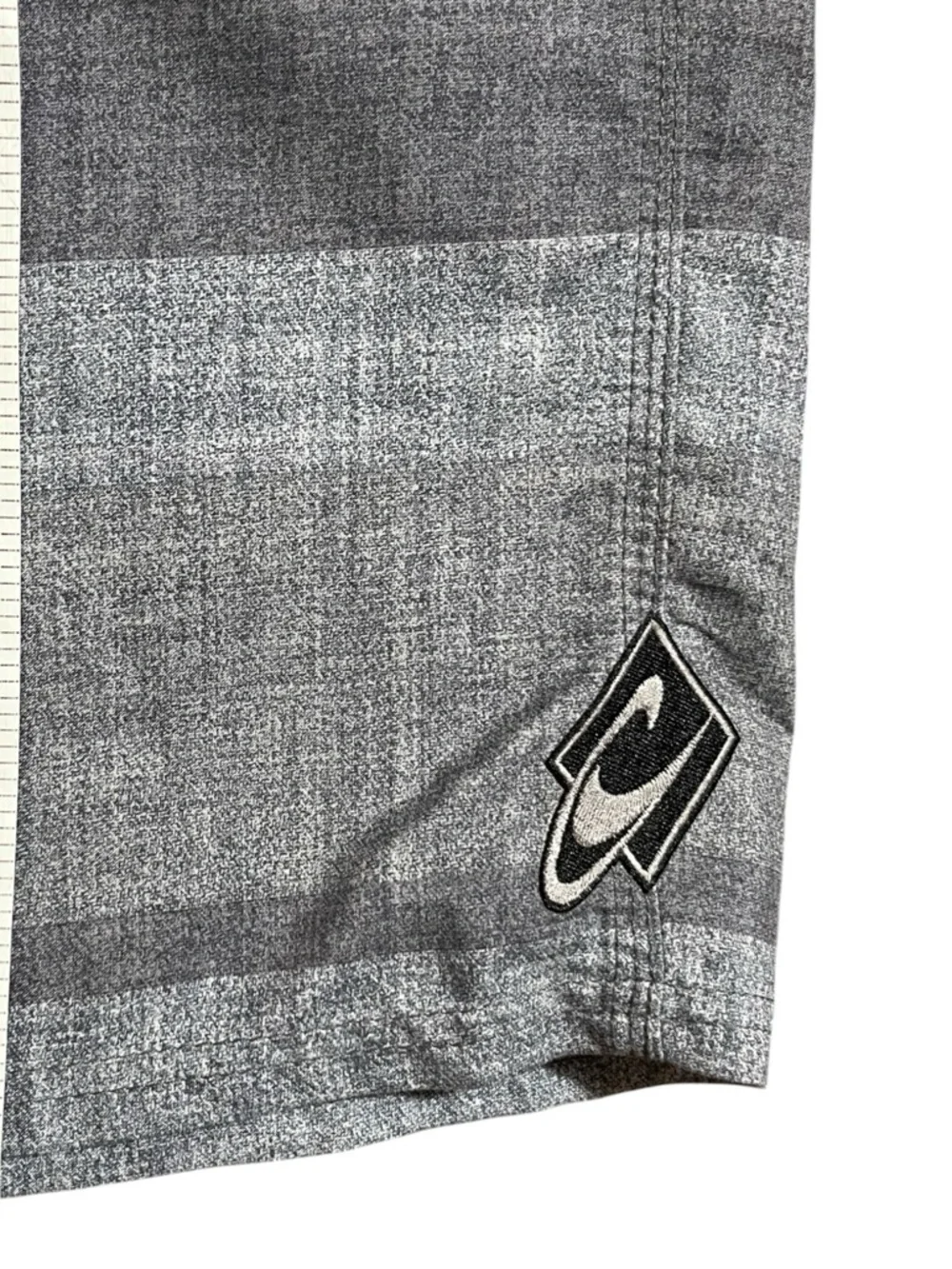 O’Neill Gray Striped Board Shorts Men’s 33‎ Surf Swim Hybrid Beach Streetwear